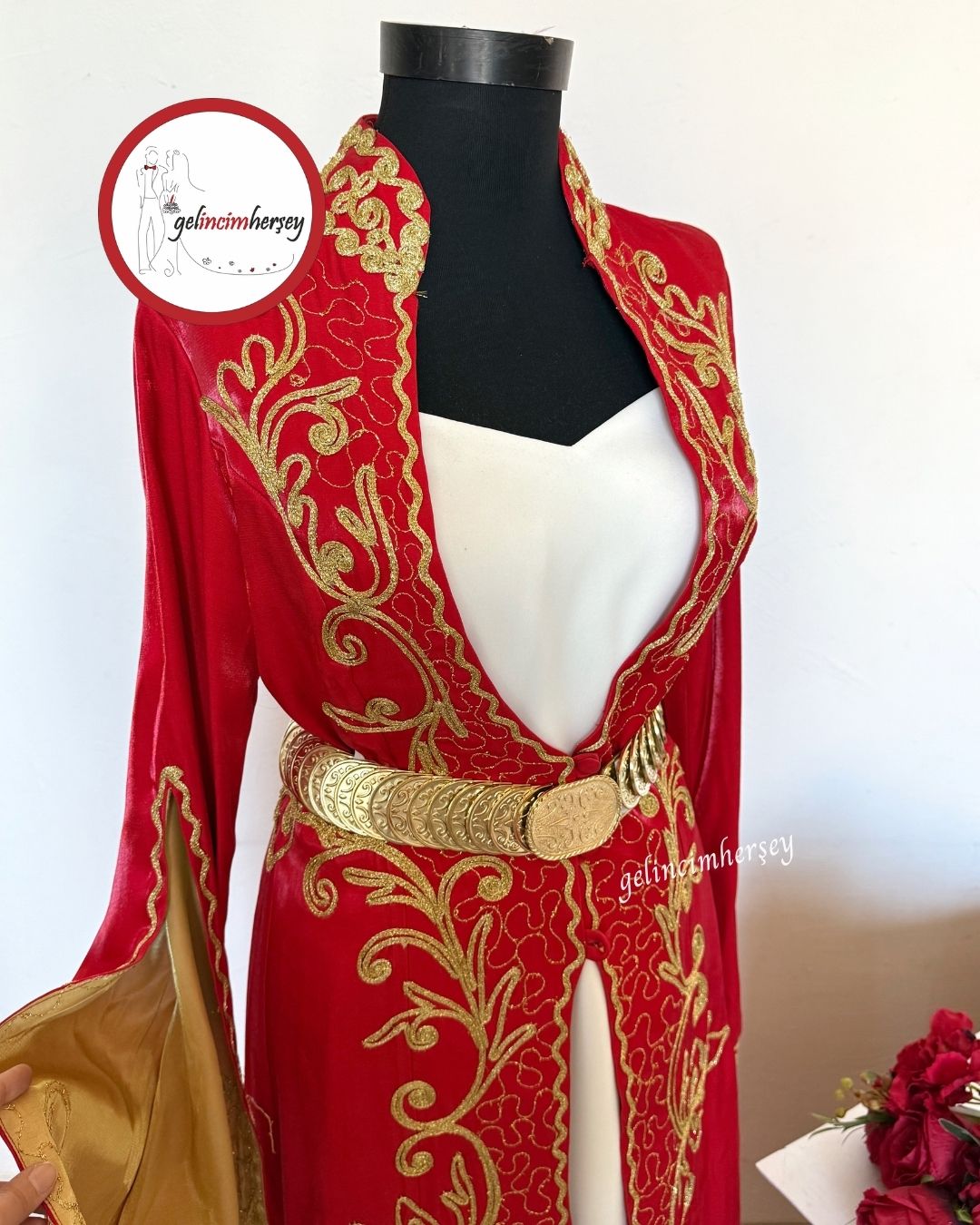 GelincimherşeyMahidevranModelKırmızıSatenİşlemeliKaftanBindallı