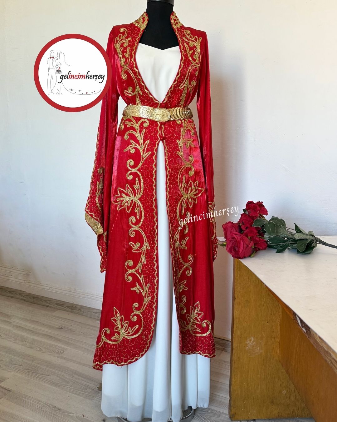 GelincimherşeyMahidevranModelKırmızıSatenİşlemeliKaftanBindallı3